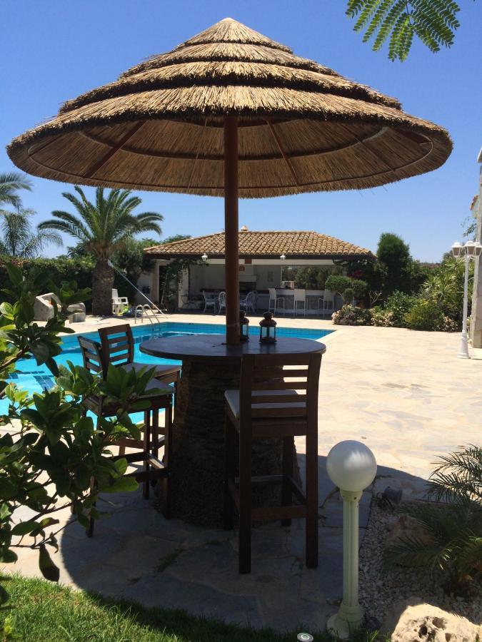 Villa In With A Pool!